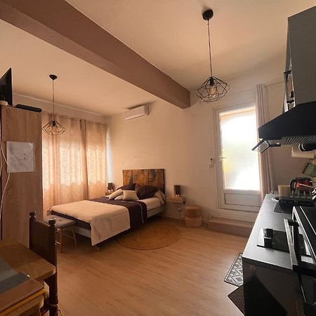 Studio Cosy Avec Piscine Dans Une Villa سان دوني المظهر الخارجي الصورة