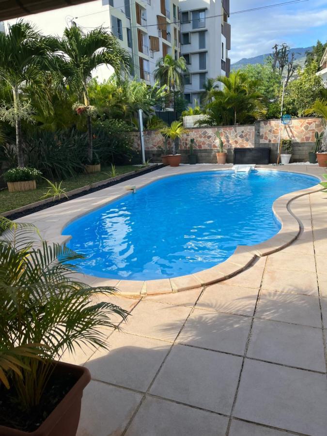 Studio Cosy Avec Piscine Dans Une Villa سان دوني المظهر الخارجي الصورة