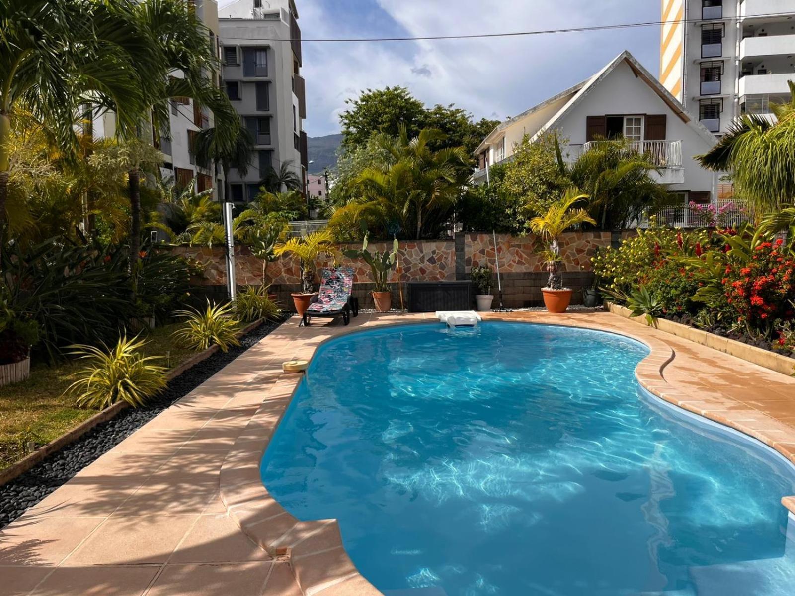 Studio Cosy Avec Piscine Dans Une Villa سان دوني المظهر الخارجي الصورة